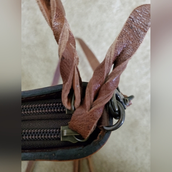 Dodi Jo's Handmade Leather Wristlet/Crossbody Sunflower Wallet - Picture 4 of 15